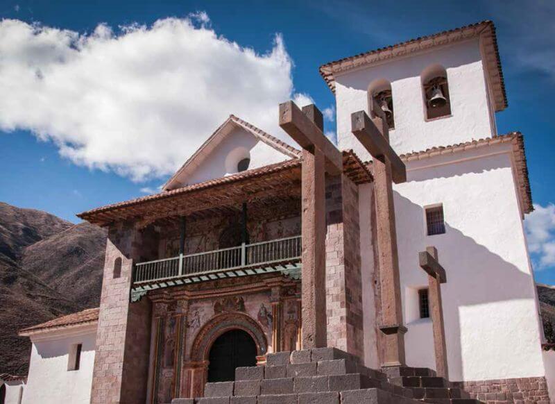 fachada el templo de la capilla sixtina de andahuaylillas get in peru