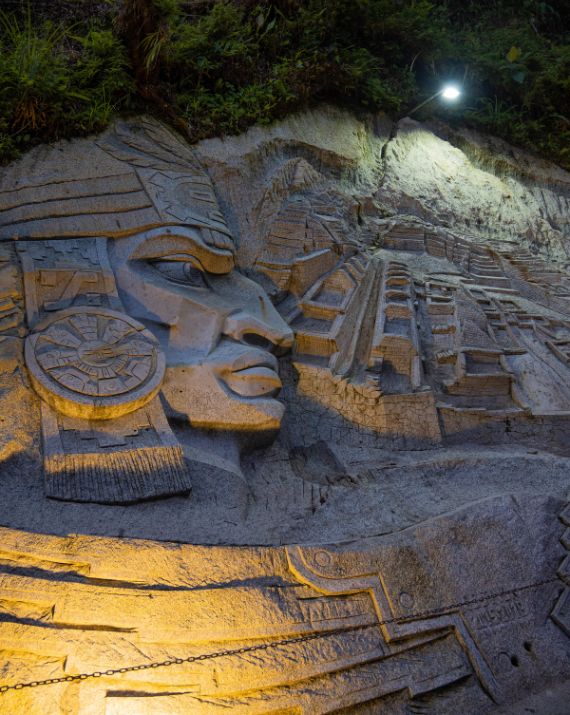 circuito de escultras en piedra aguas calientes Machu Picchu 2