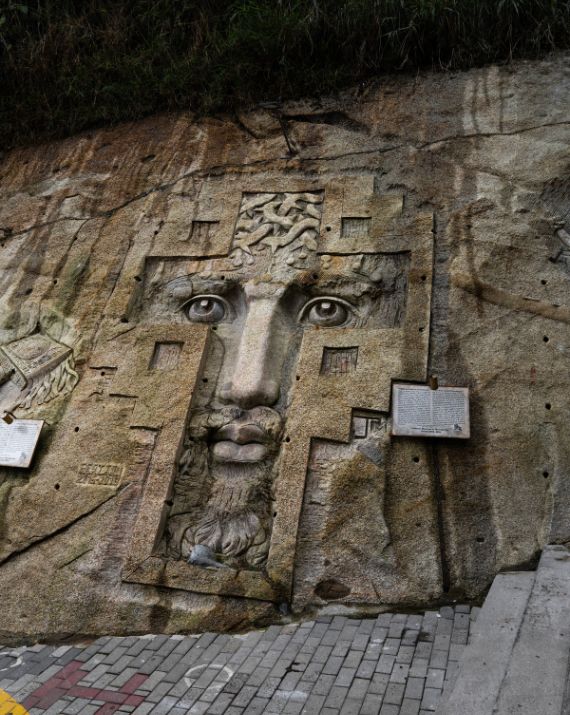 circuito de escultras en piedra aguas calientes Machu Picchu