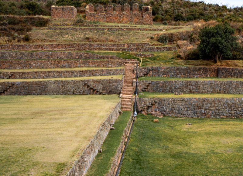 Tipon valle sur get in peru