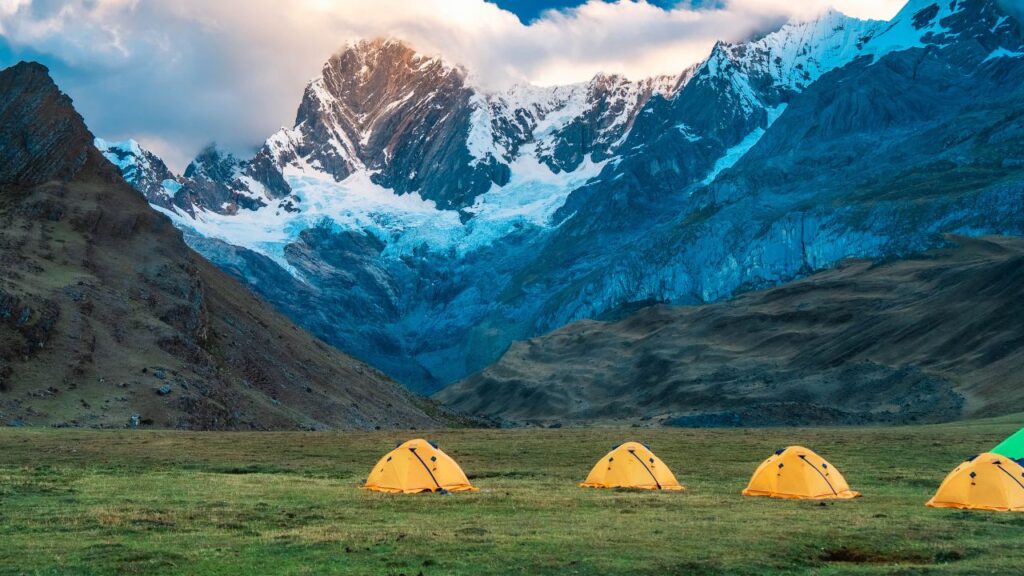 Huayhuash trek de 11 dias GET IN PERU agencia de viajes