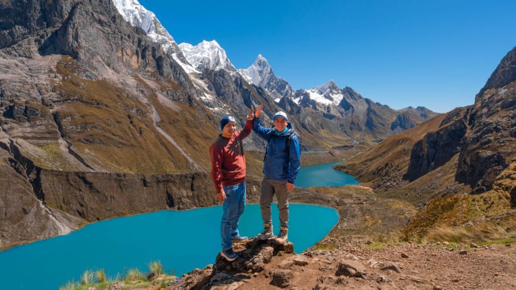 Huayhuash trek de 6 dias mirador de las 3 lagunas con GET IN PERU agencia de viajes